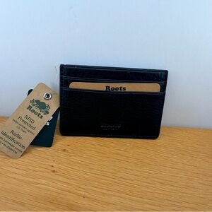 Roots Black Leather Card Holder with RFID protected. NWT